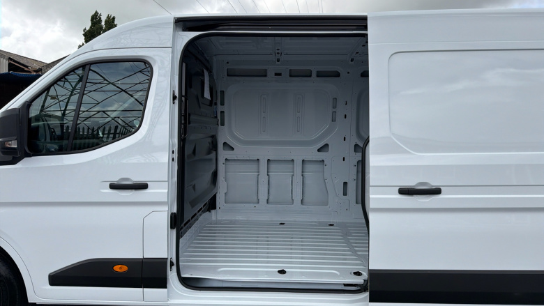Renault Master Lwb Diesel Fwd LM35 Blue dCi 150 Advance Medium Roof Van